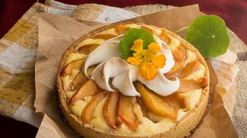 Curd tart with peaches