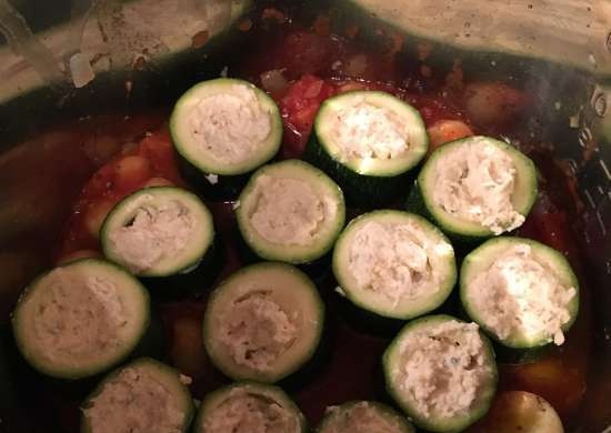 Stuffed zucchini with ricotta in (any) pressure cooker