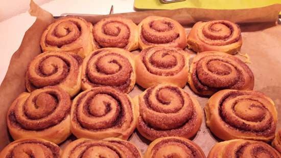 Dýňové cinnabonské závitky se smetanovou glazurou