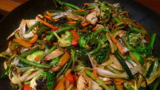 Chinese vegetables in a wok