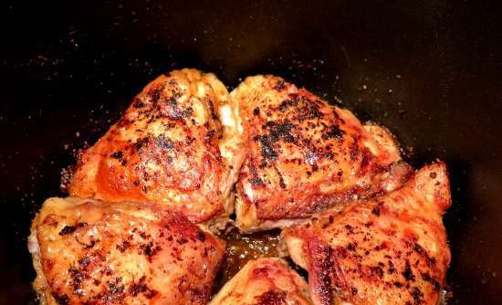 Pollo affumicato e patate rustiche in un multicooker Steba DD2