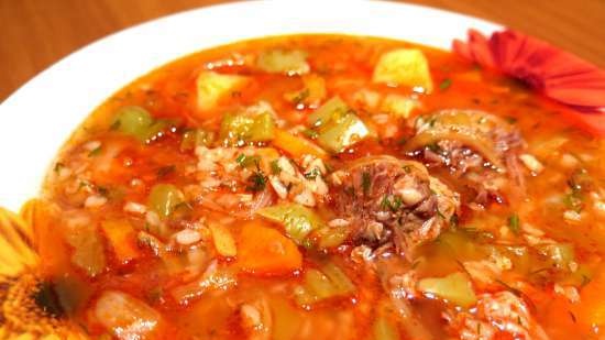 Sopa de fajol amb pebrot dolç i api en un Steba DD2 multicooker