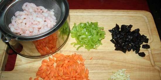 Creamy shrimps in potato baskets