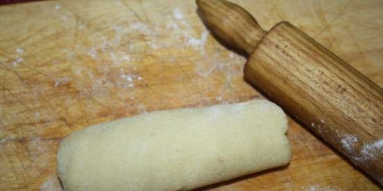 Pastel "Stеrntaler" con crema de chocolate (Stеrntaler-Kuchen mit Schokosahne)