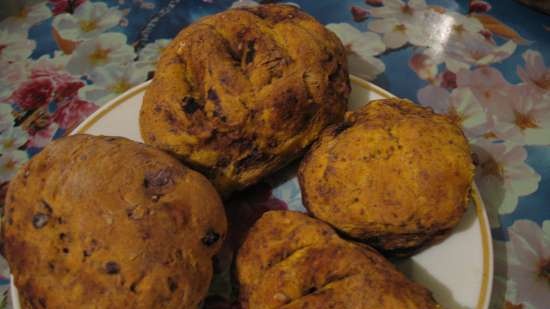 Pane alla zucca con mirtilli e noci