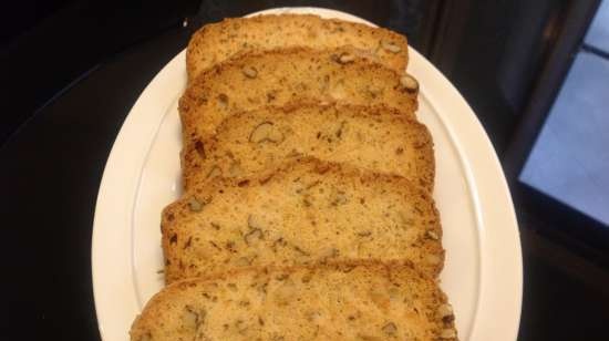 Eiwitbiscotti met noten