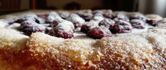 Koekje met banketbakkersroom en frambozen