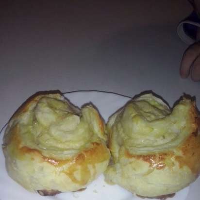 Burekas (bladerdeegrolletjes met gehakt)