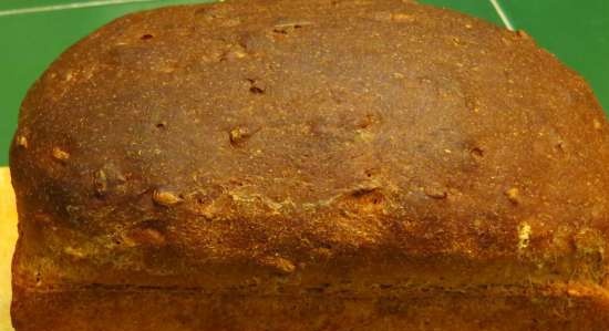 Airy rye-wheat bread with seeds