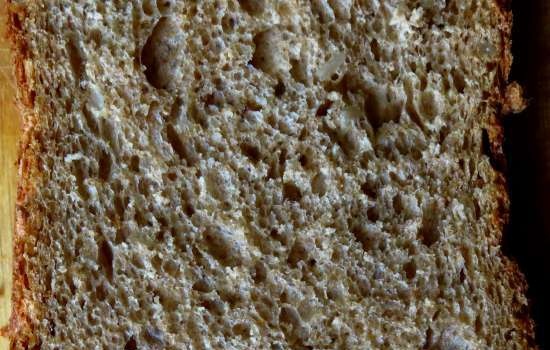 Airy rye-wheat bread with seeds