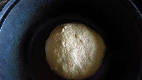 Airy rye-wheat bread with seeds