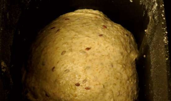 Bread with oatmeal, bran, sesame and seeds