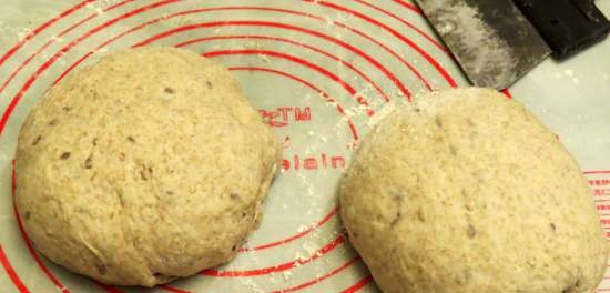 Pane con farina d'avena, crusca, sesamo e semi