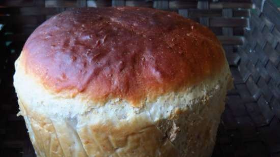 Torta di crema pasticcera su una grande