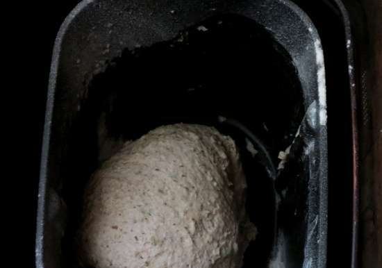 Wheat-rye bread with fermented tea infusion and oatmeal