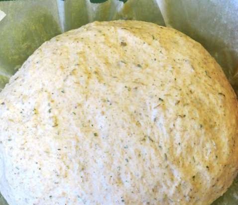 Pane di segale di grano con infuso di tè fermentato e farina d'avena