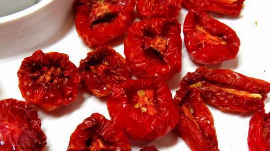 Tomàquets secs al forn amb oli perfumat (cocció i conserva)