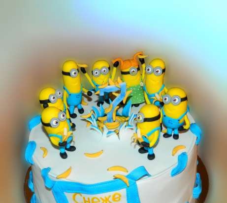 Despicable Me Cakes