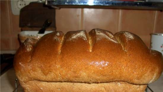 Whole flour bread with cottage cheese and sour cream