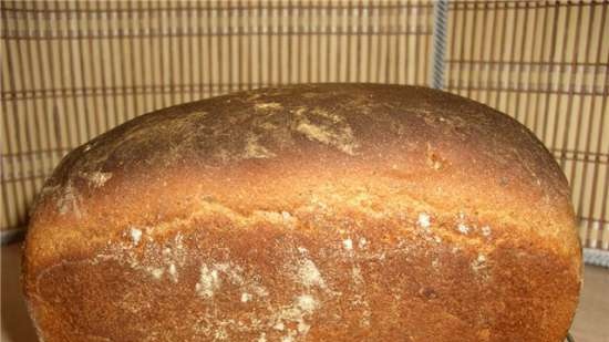 Pane integrale di segale con marmellata di mele