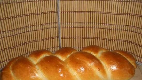 Challah wheat on egg whites and glucose in the oven