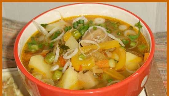 Sopa de setas porcini y guisantes