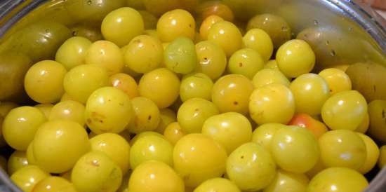 Jam from green cherry plum