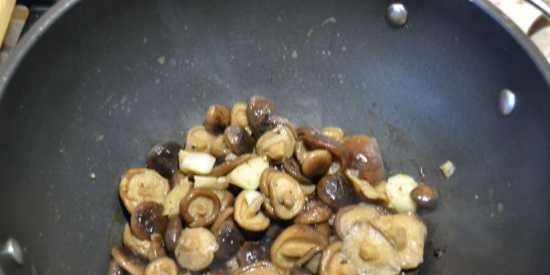 Rognoni di manzo con funghi in panna acida