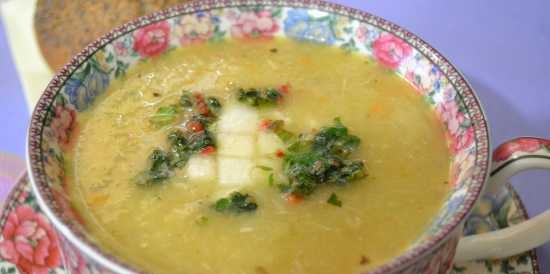 Zuppa di purea con sedano, zucchine, pera, con gremolata alla menta nel processore Oursson