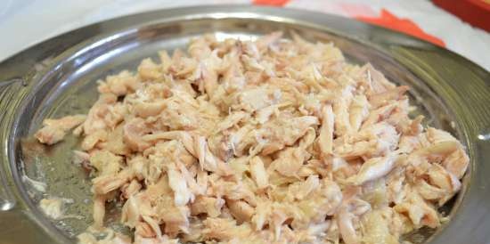 Aspic จากปีกไก่ "สำหรับจานเดียว" (Multicooker Redmond RMC-01)