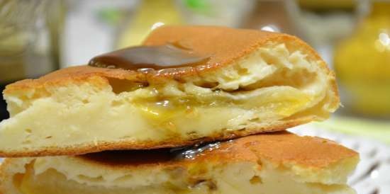 Napakalaking pancake na may mga mansanas, sa kefir (Tortilla Chef 118000 Princess)