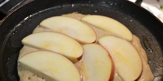 Dikke pannenkoeken met gestremde melk met volkorenmeel en gebakken