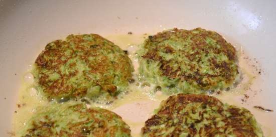 Frittelle di zucchine con crusca di lino e pasta di aglio