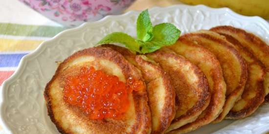 Panqueques de avena y plátano, con requesón