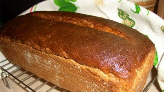 Pan de trigo y centeno sobre patatas (horno)