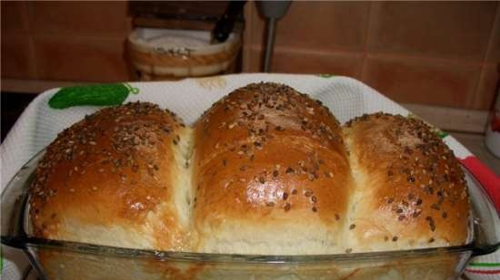 Hviterussisk challah med potetbuljong i ovnen