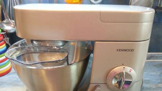 Kitchen machine Kenwood (2)