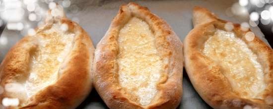 Khachapuri Adjarian