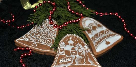 We decorate gingerbread cookies, cookies