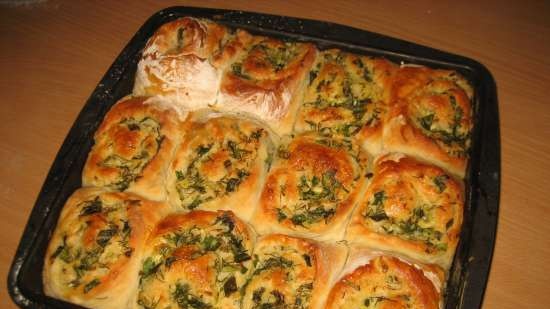 Garlic rolls with cheese, from flatbread dough