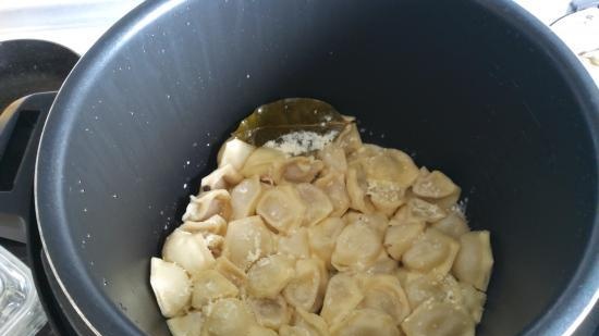 Dumplings on the express program (multicooker Stadler Form)