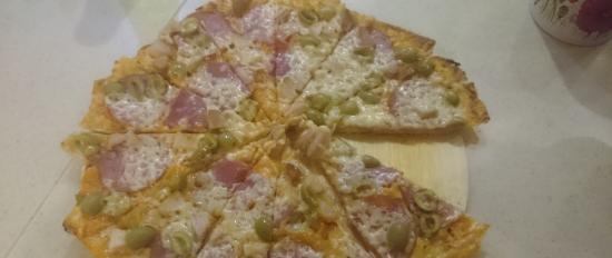 Pizza na pita chlebu