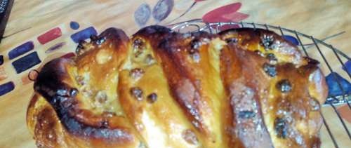 Kranz with boiled condensed milk and walnuts (on cold dough)