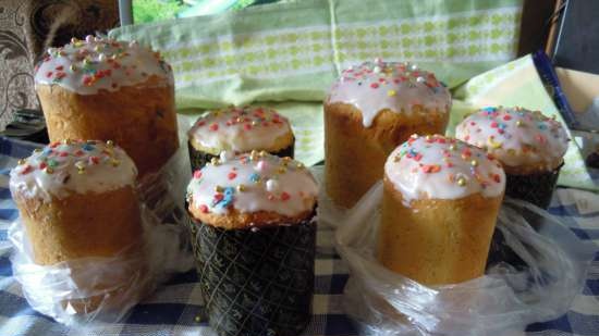 Kulich Koninklijke spelbreker in een broodbakmachine