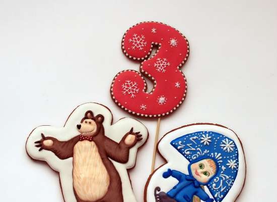 We decorate gingerbread cookies, cookies