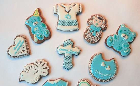 We decorate gingerbread cookies, cookies