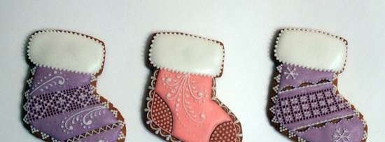 We decorate gingerbread cookies, cookies