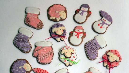 We decorate gingerbread cookies, cookies