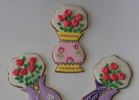 We decorate gingerbread cookies, cookies