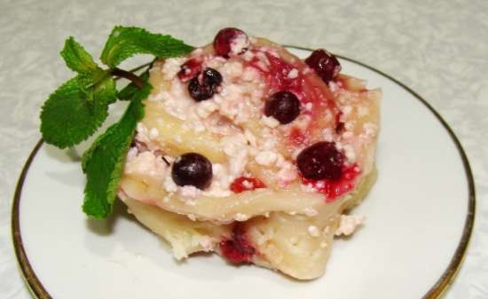 Curd and berry struuli